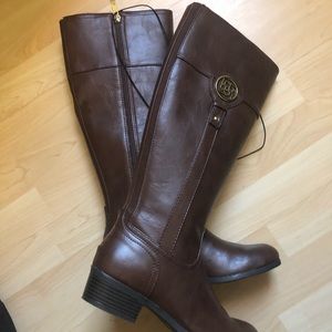Size 8 brand new calf boots